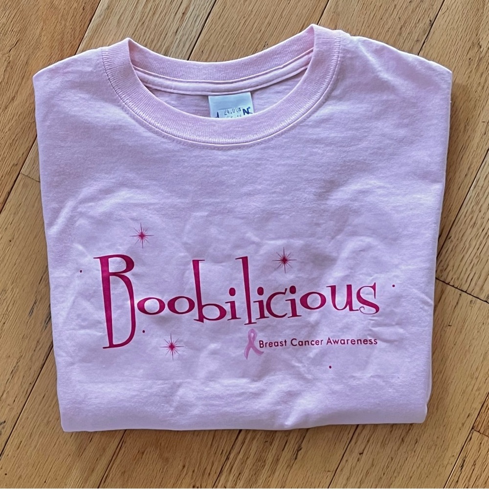 🌻NWOT “Boobilicious” Breast Cancer Awareness Women’s Short Sleeve Tee Shirt